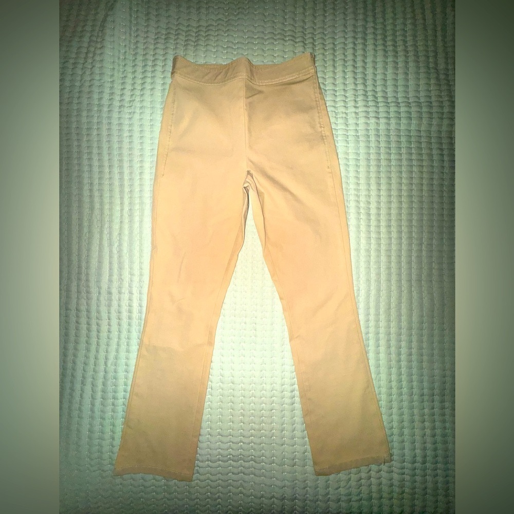 Theory brand side zipper pants. Size 4 EUC 🩶🔥
Inseam 27”
Rise est 10.5”